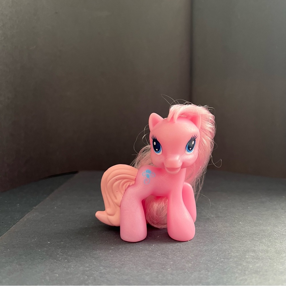 2009 McDonalds Happy Meal Toy Hasbro My Little Pony Pinkie Pie